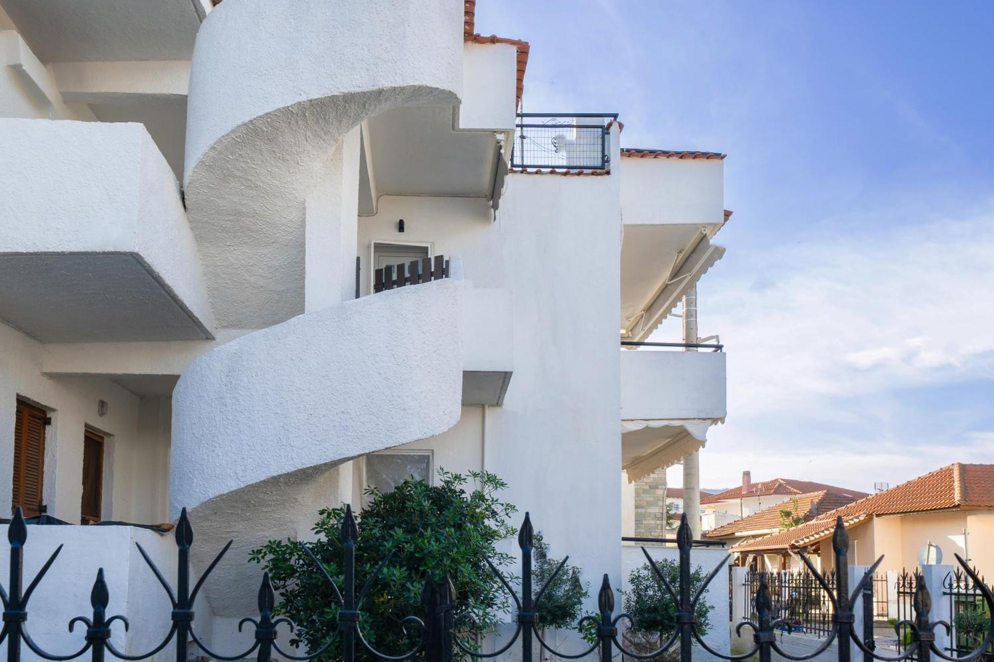 Poline Apartment Olympiada Exterior photo